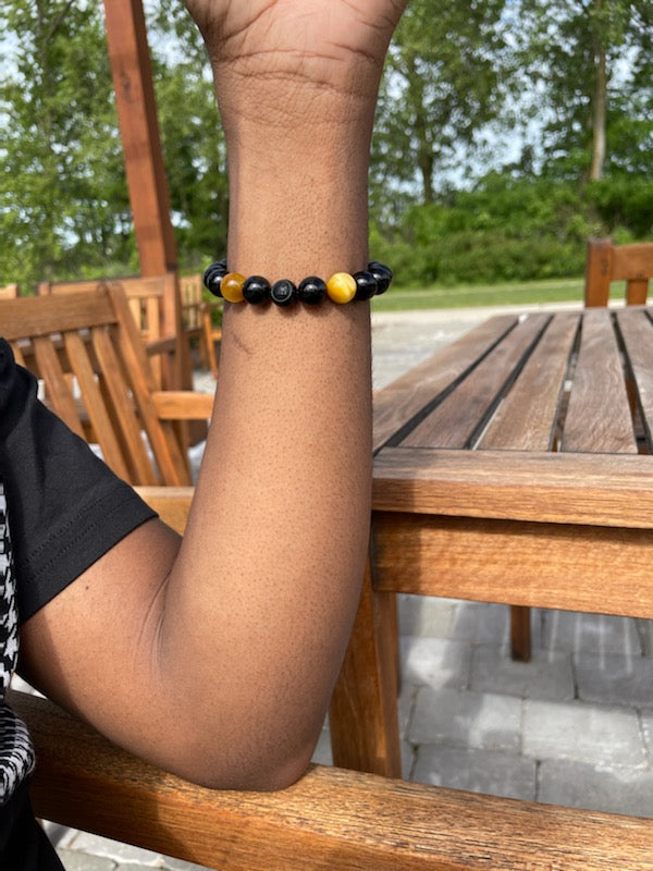 Black and Gold Beaded Bracelet Brync